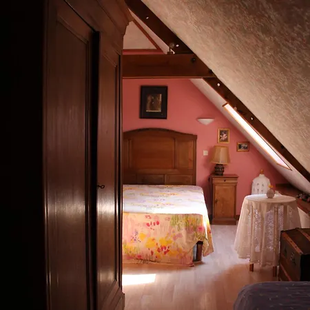 Dom wakacyjny Gite/guest House Close To The Mont Saint Michel La Rochelle-Normande